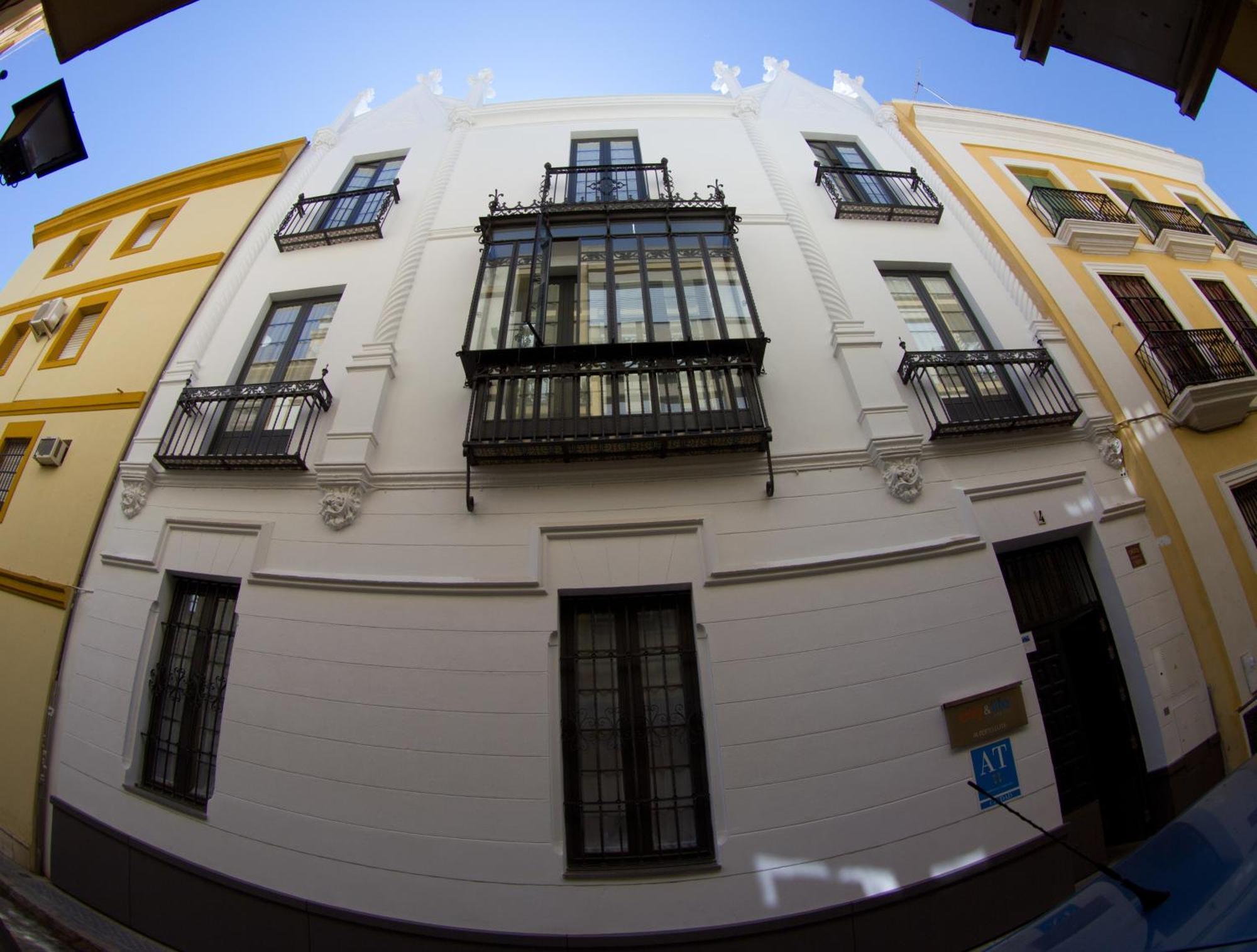 Life Apartments Alberto Lista Sevilla Exterior foto